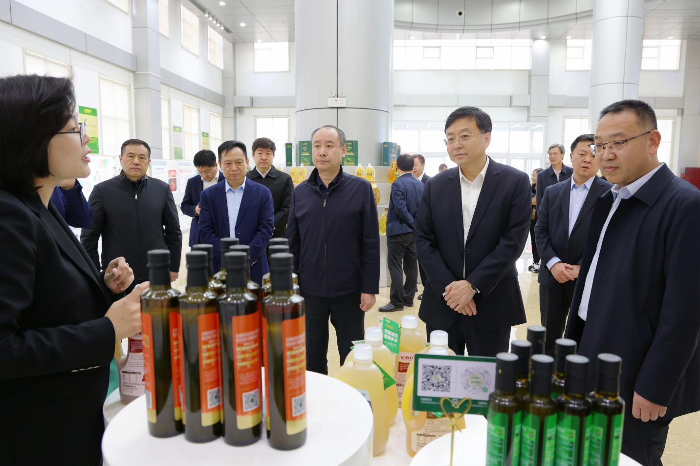 滨州市国资委、滨州市财金集团来山东w66国际·利来最给力的老牌集团调研