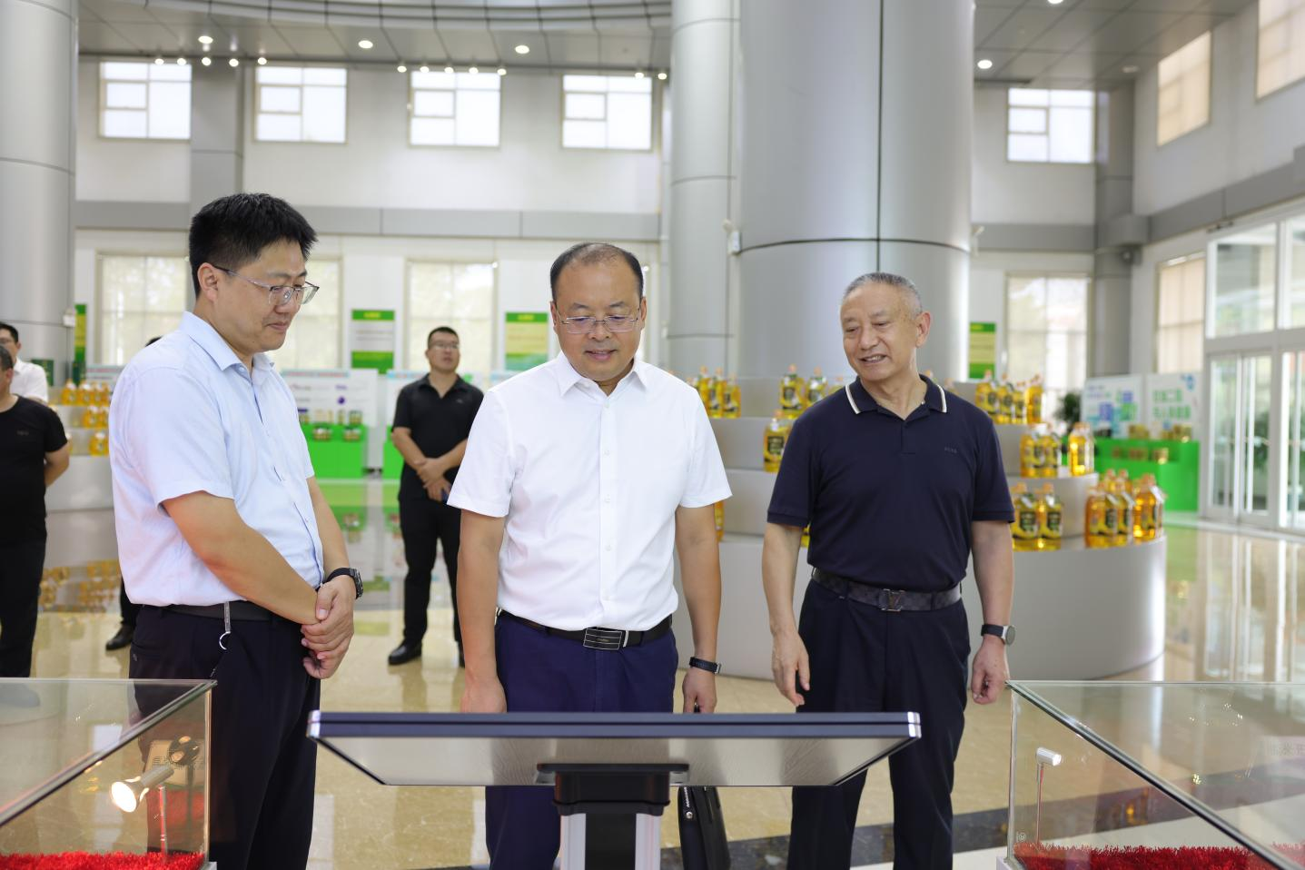 邹平市委常委、副市长提名人选王强带队来山东w66国际·利来最给力的老牌集团调研