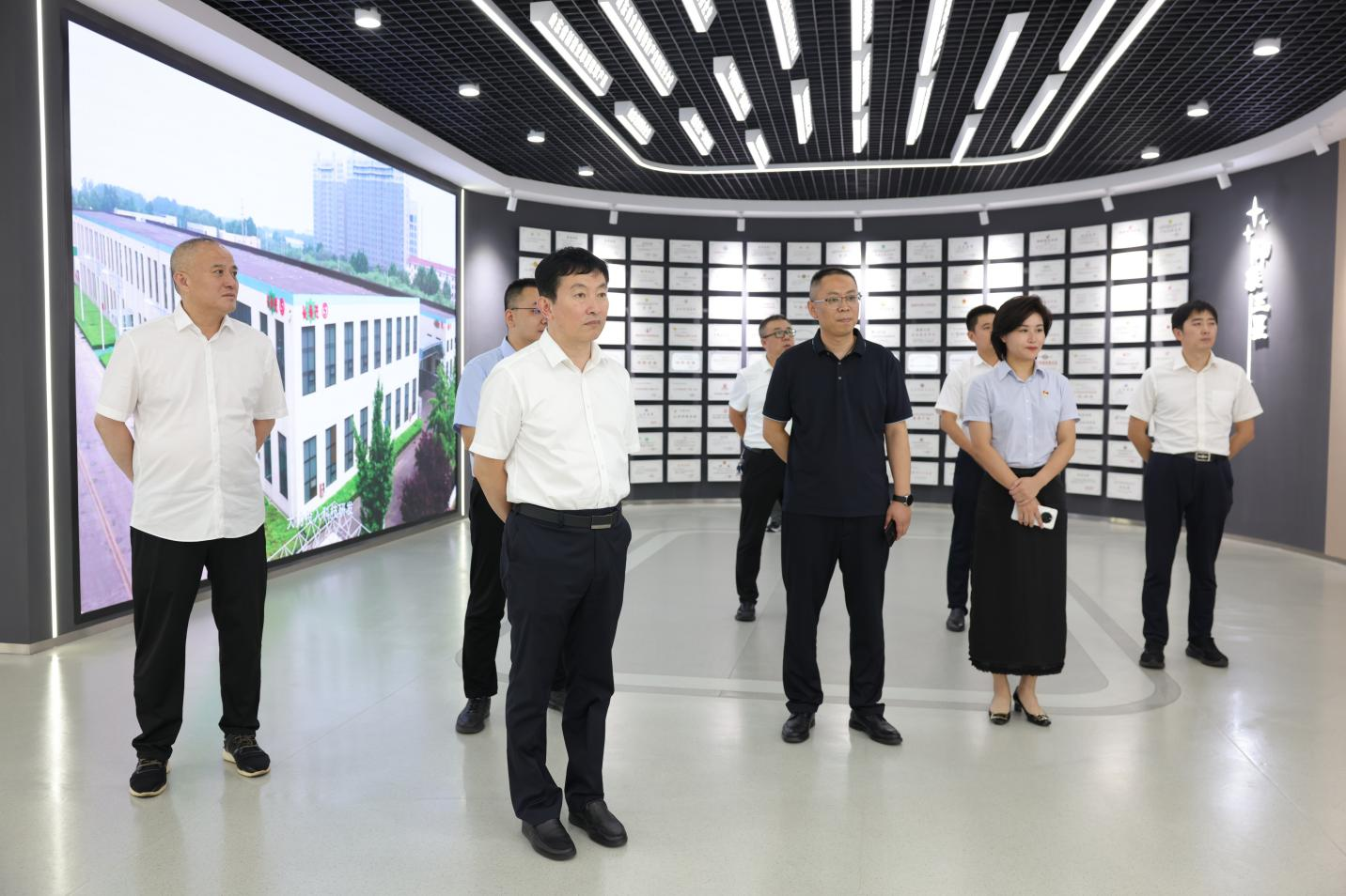 山东农担公司调研组来山东w66国际·利来最给力的老牌集团调研