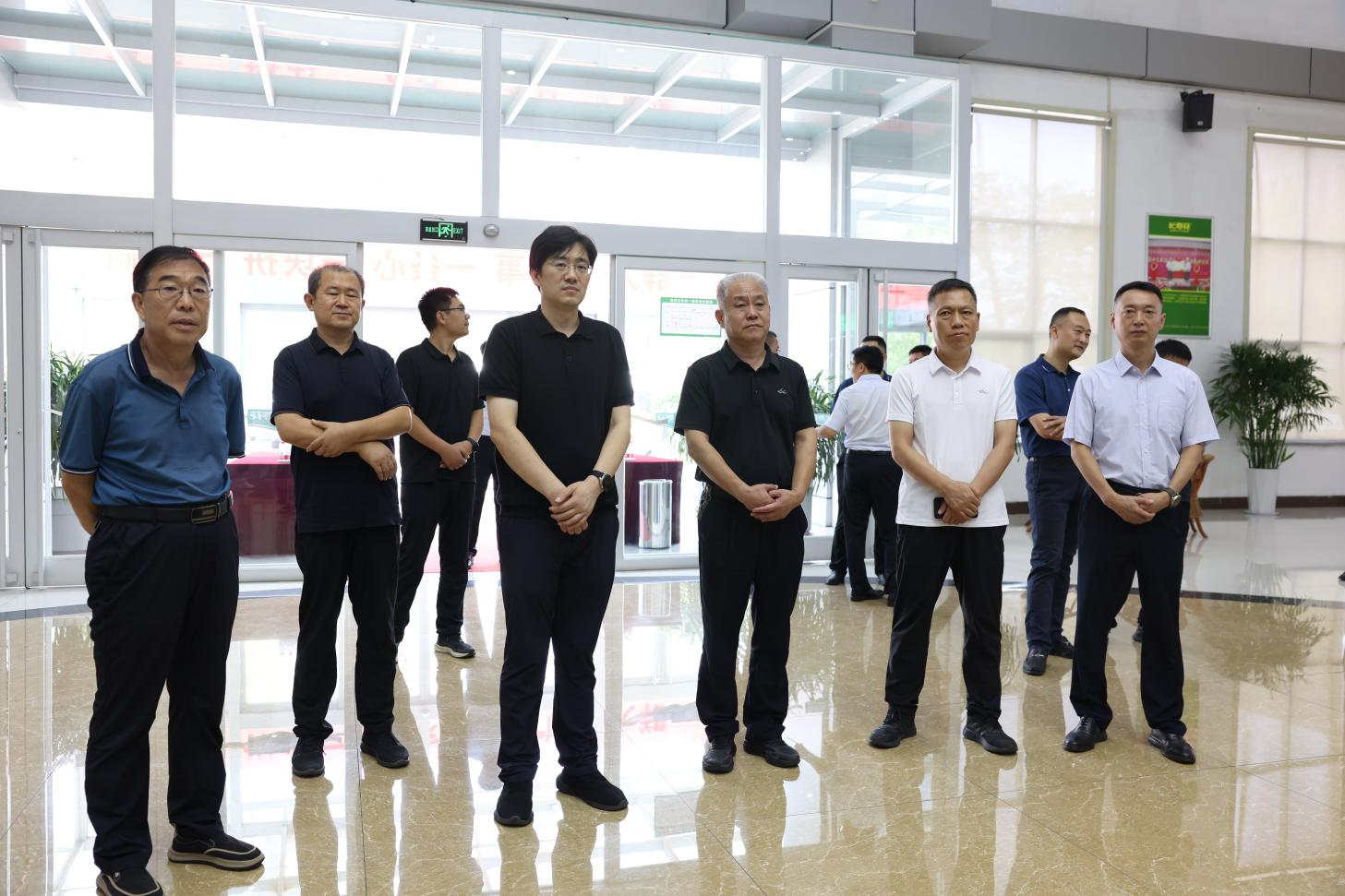 沾化区政协副主席庄怀鹏一行来山东w66国际·利来最给力的老牌集团考察