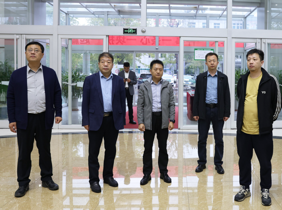 北京市客商考察团来山东w66国际·利来最给力的老牌集团参观考察