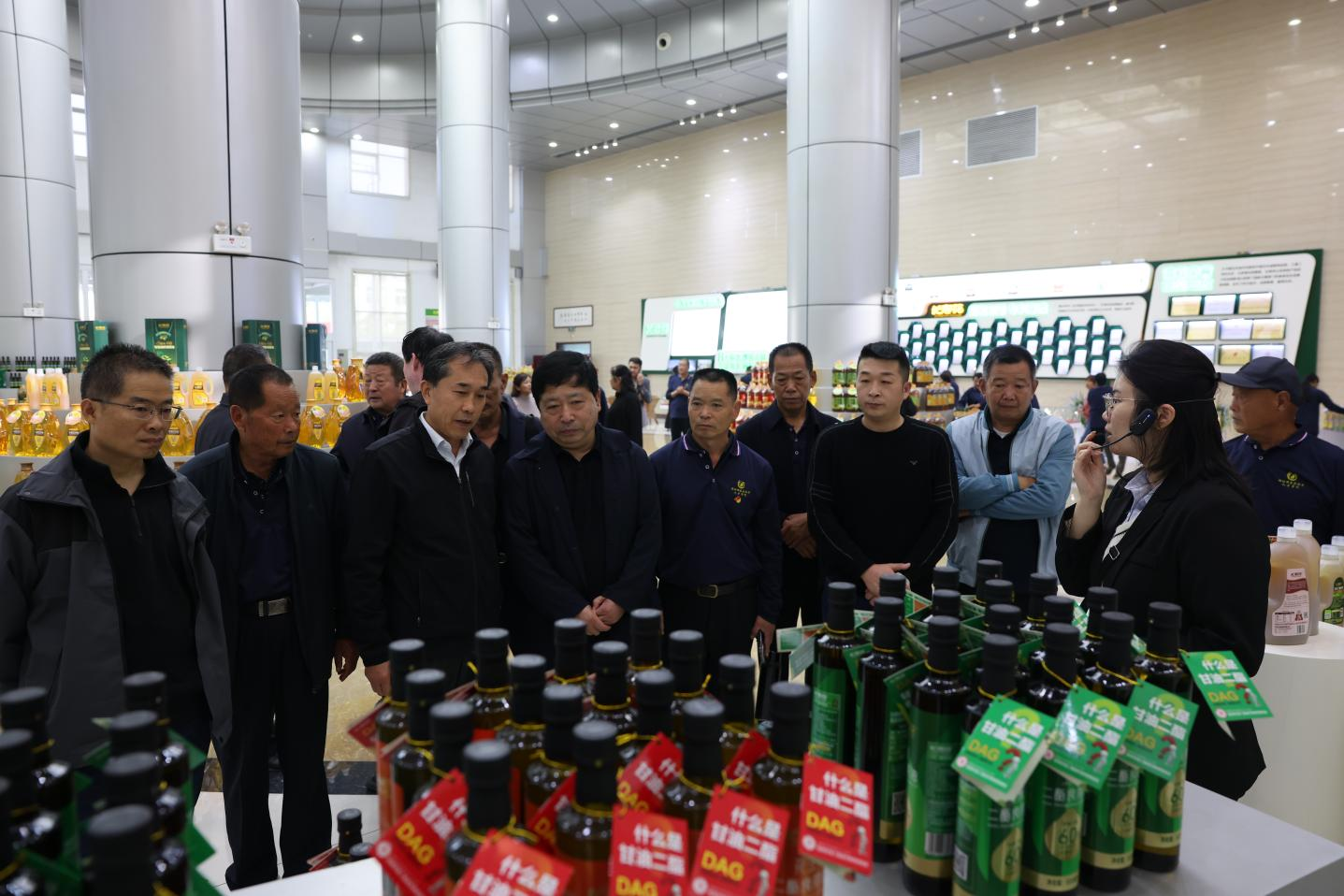 潍坊市潍城区2024年高素质农民培育粮油单产提升专题班来山东w66国际·利来最给力的老牌集团学习考察