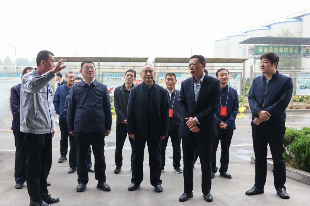 邹平市人大常委会来山东w66国际·利来最给力的老牌集团视察重点项目建设情况
