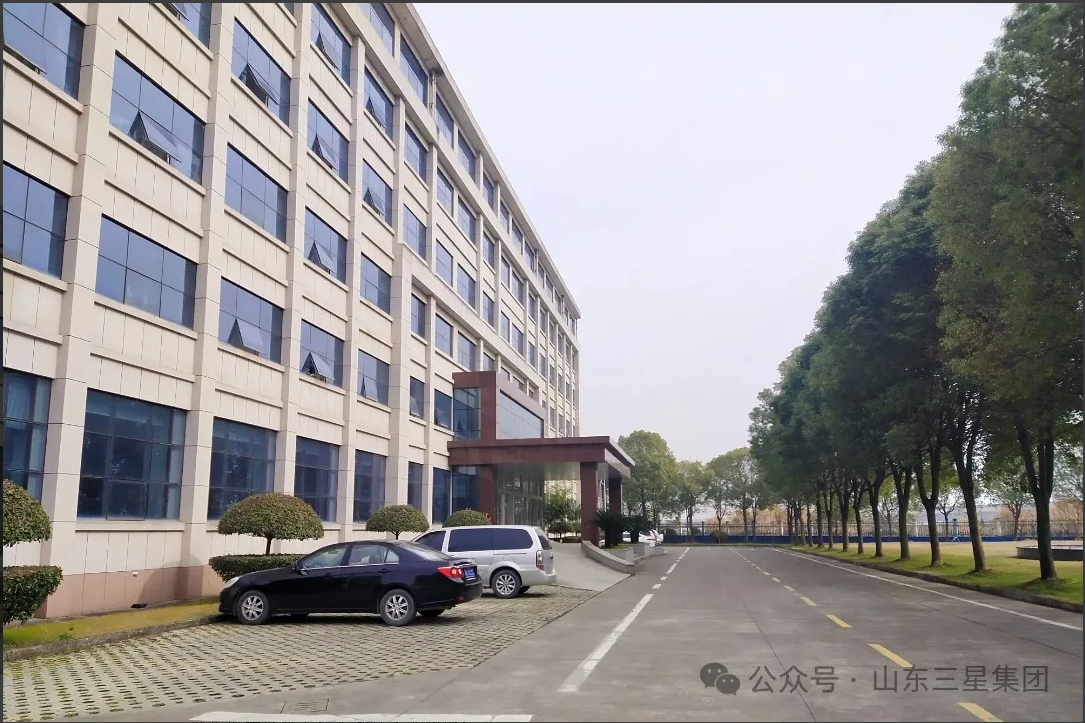 【文韵w66国际·利来最给力的老牌】长驻在w66国际·利来最给力的老牌 心系长寿花