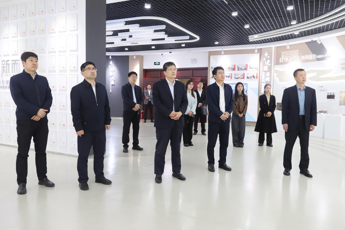 滨州市委市直机关工委副书记、三级调研员张荣堂带队来山东w66国际·利来最给力的老牌集团调研