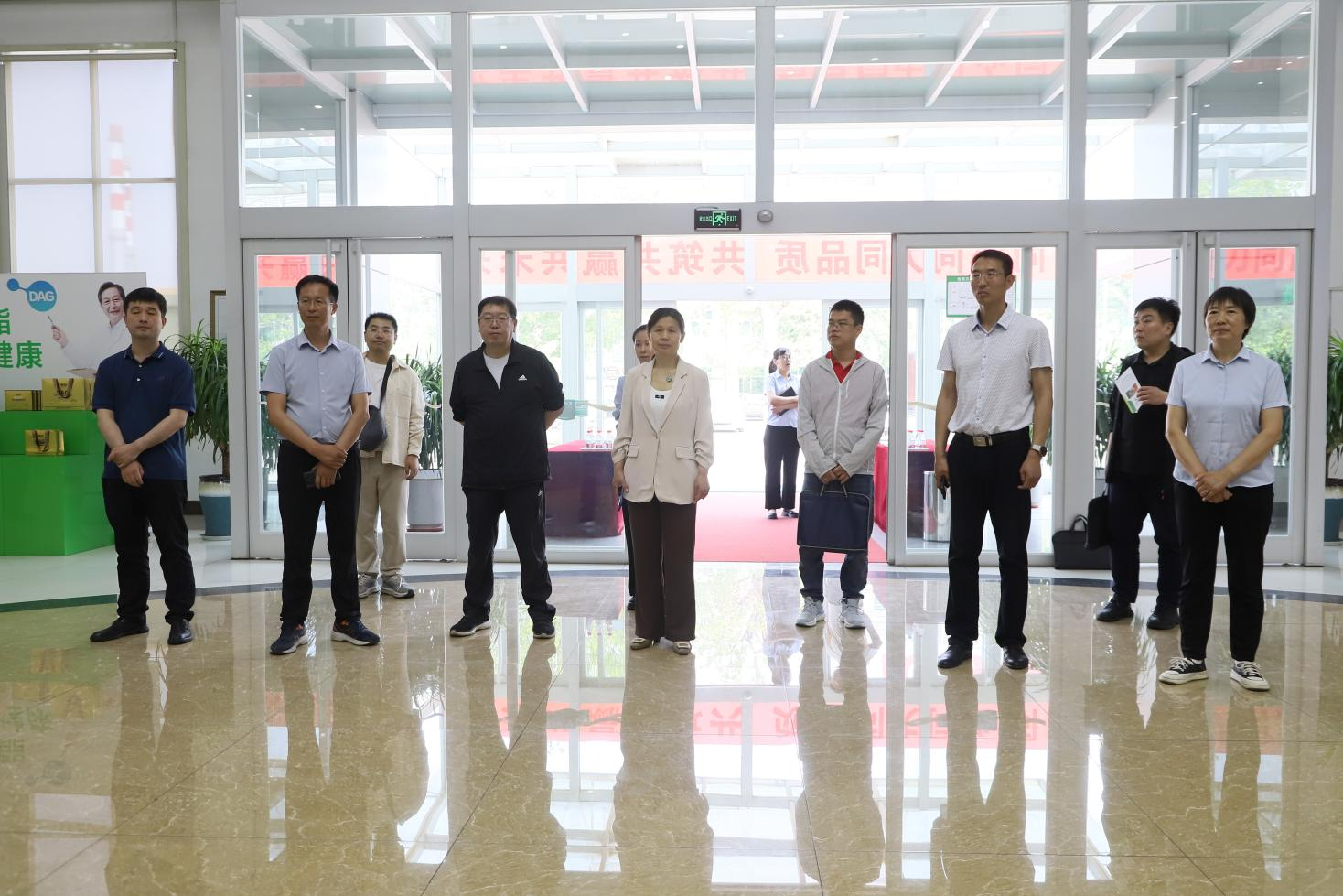 滨州市科技局调研组来山东w66国际·利来最给力的老牌集团交流调研