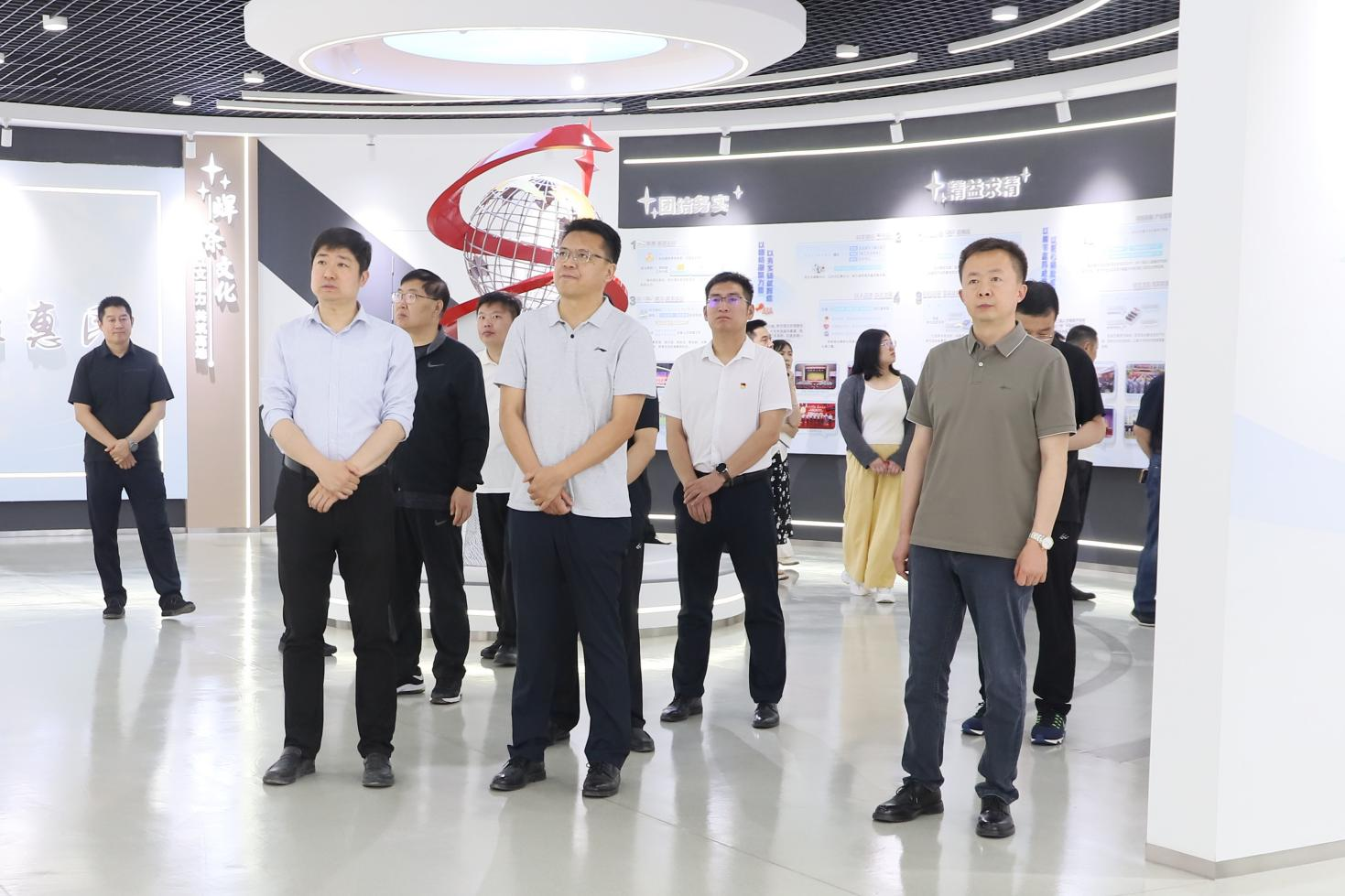 邹平市政协第七功能型党支部来山东w66国际·利来最给力的老牌集团开展主题党日活动