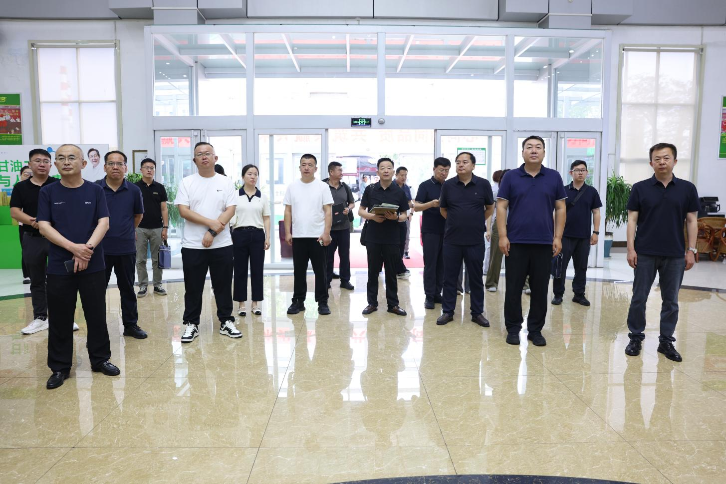 内蒙古巴彦淖尔市考察团来山东w66国际·利来最给力的老牌集团考察