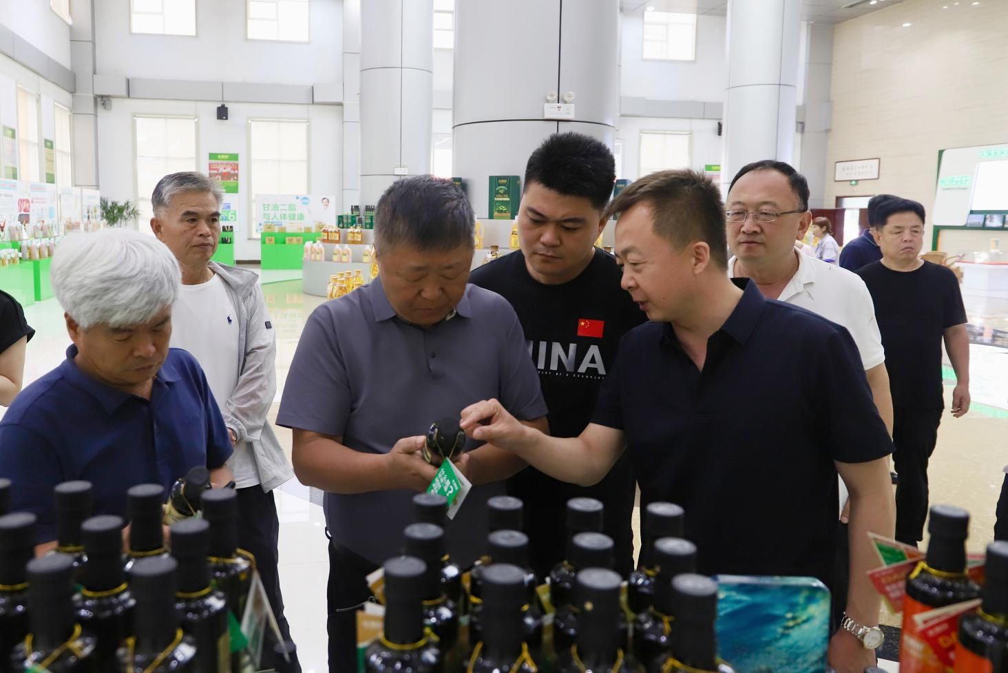 菏泽市农业农村局来山东w66国际·利来最给力的老牌集团考察