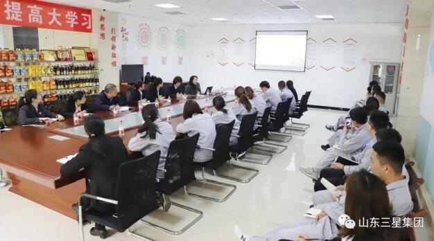 中国粮油学会知名油脂专家、河南工业大学教授刘玉兰受邀来山东w66国际·利来最给力的老牌集团作专题讲座